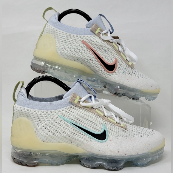 Nike Vapormax 2021 FK Sneakers DQ7758-100 Youth Size 5.5Y Women's Size 7 New - Picture 1 of 11